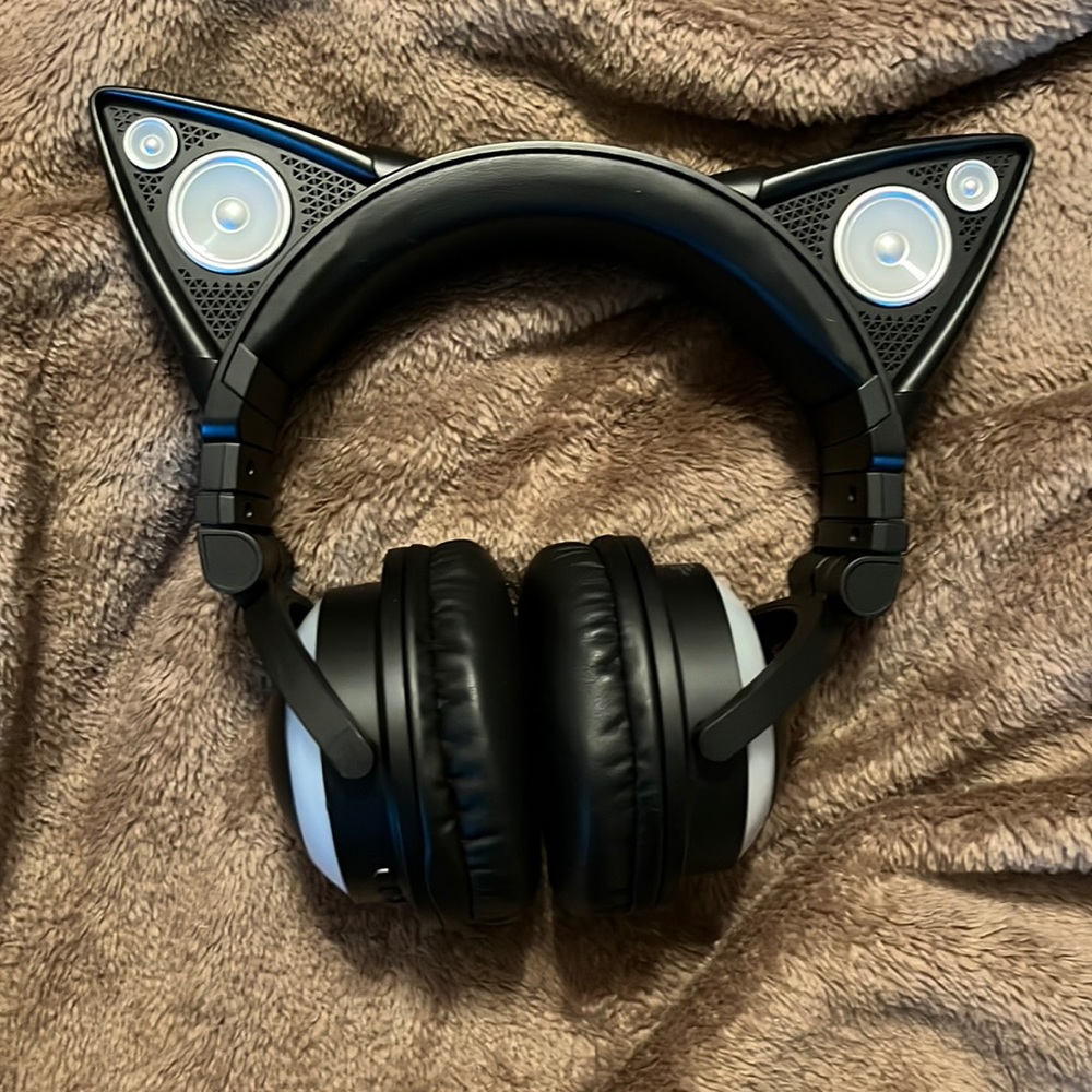 bluetooth brookstone cat ear headphones